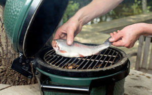 Copeaux de bois de fumage naturel - BIG GREEN EGG – Image 5