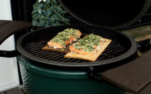 Lot de 2 planchettes en bois pour grillades - BIG GREEN EGG – Image 2