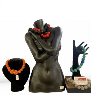 Collier en cristal de Murano rouge avec fermoir noir – Image 2